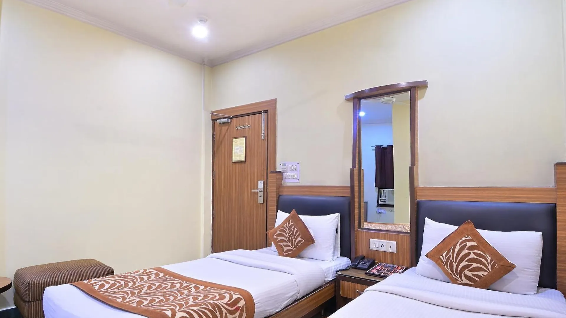 ****  Hotel Hari Piorko Grand - 2 Min From New Delhi Railway Station India