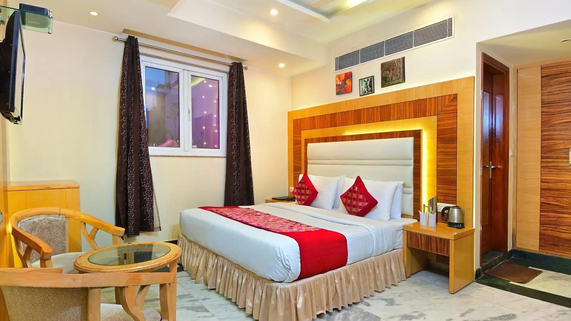 Hotel Hari Piorko Grand - 2 Min From New Delhi Railway Station  Delhi (National Capital Territory of India)