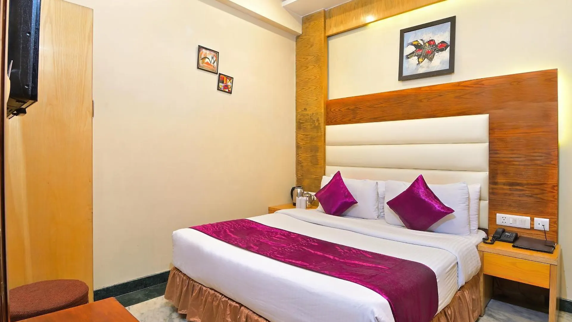 ****  Hotel Hari Piorko Grand - 2 Min From New Delhi Railway Station India