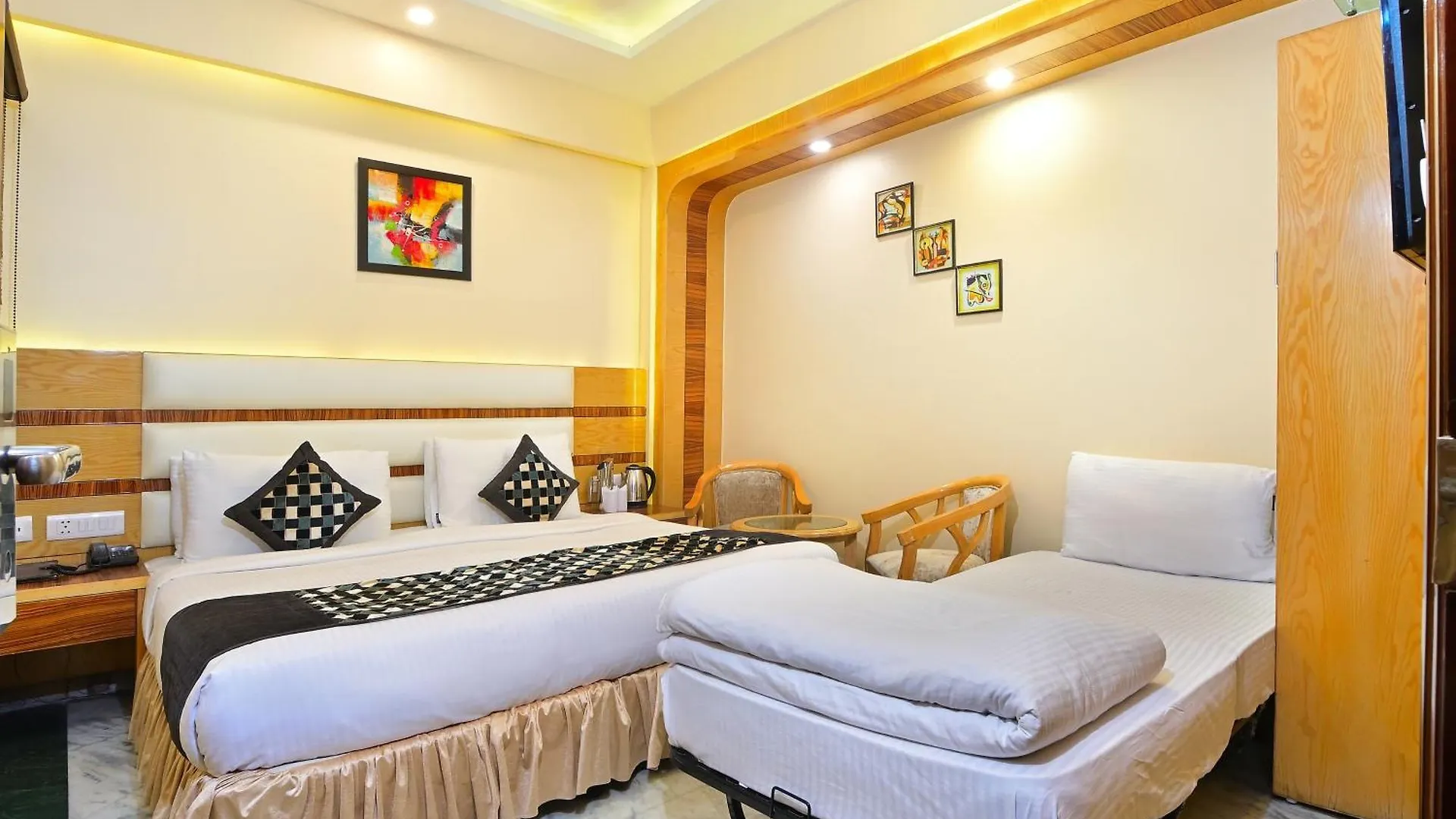 Hotel Hari Piorko Grand - 2 Min From New Delhi Railway Station 4*, Delhi (National Capital Territory of India)