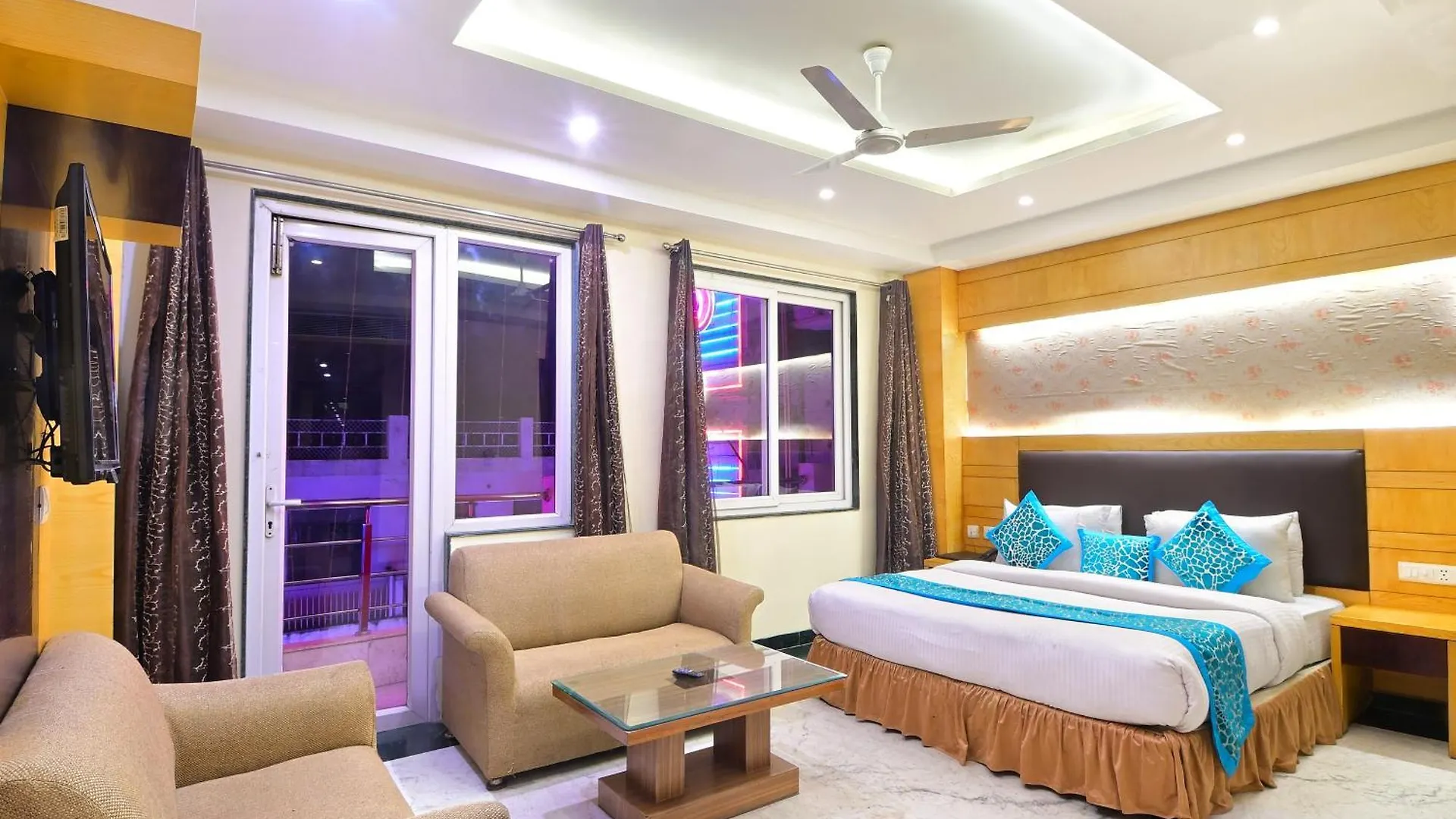 Hotel Hari Piorko Grand - 2 Min From New Delhi Railway Station
