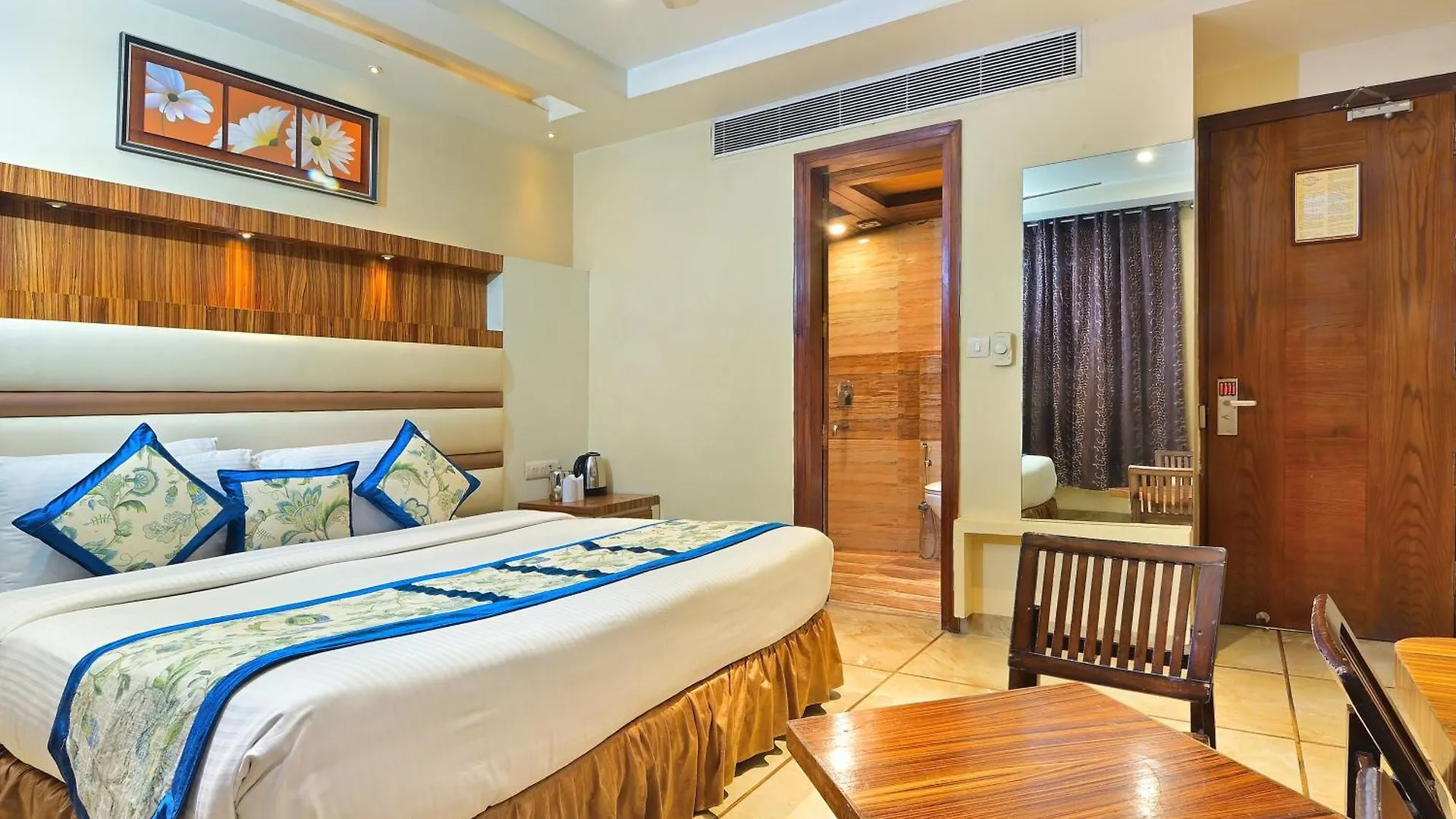 Hotel Hari Piorko Grand - 2 Min From New Delhi Railway Station Delhi (National Capital Territory of India)